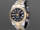 SÅLD - Rolex Sky Dweller Guld/Stål, Full Set 2017