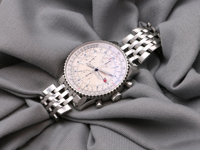 SÅLD - Breitling Navitimer World GMT Chronograph A24322