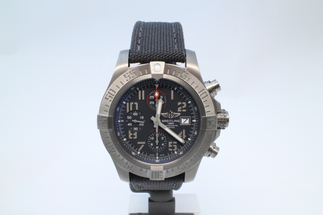SÅLD - Breitling Avenger Bandit (Oanvänd)