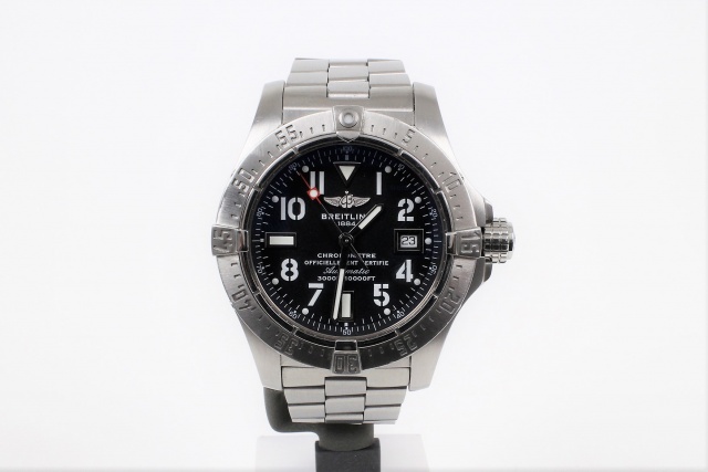 SÅLD - Breitling Avenger Seawolf, Nyservad