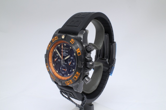 SÅLD - Breitling Chronomat 44 B01 Raven Blacksteel (Oanvänd)