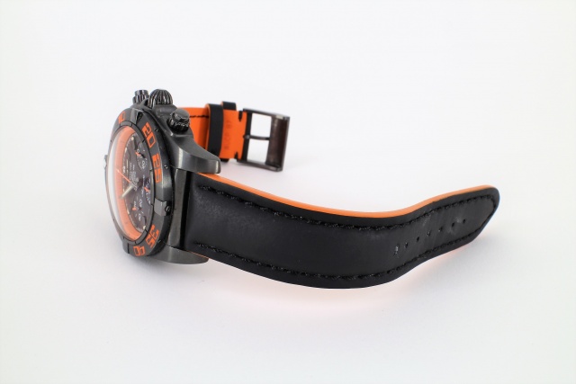 SÅLD - Breitling Chronomat 44 B01 Raven Blacksteel, nyskick