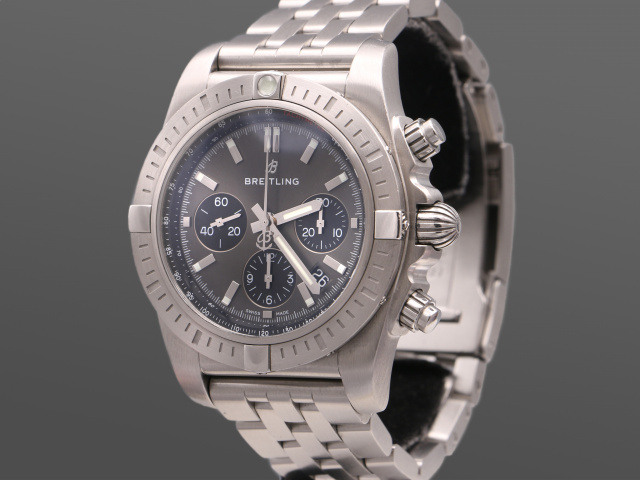SÅLD - Breitling Chronomat 44 B01 Stål, Grå, Full set 2019
