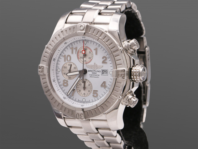 SÅLD - Breitling Super Avenger Chrono, Nyservad, Full set 2004