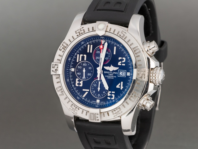 SÅLD - Breitling Super Avenger II Chrono