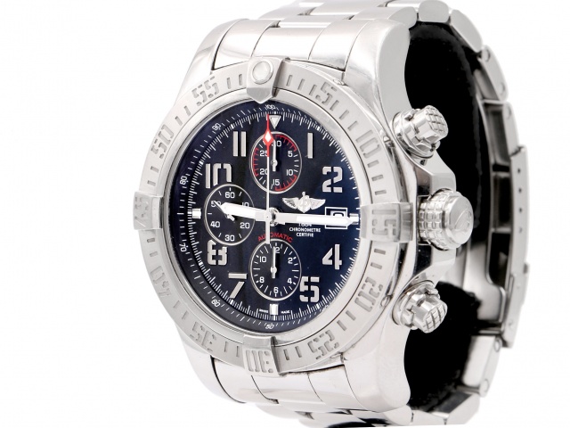 SÅLD - Breitling Super Avenger II Chrono