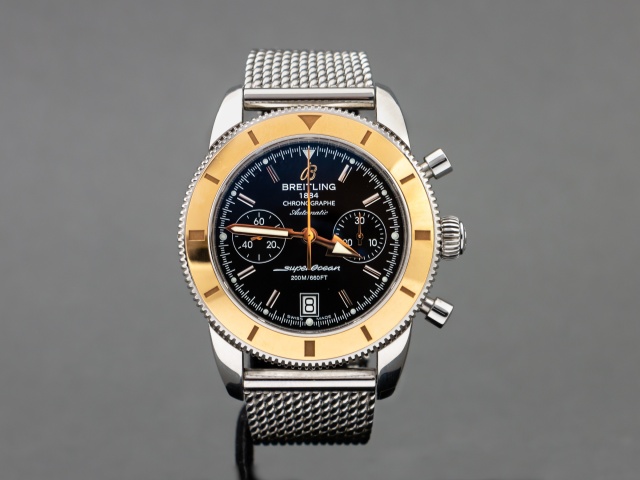 SÅLD - Breitling Superocean Heritage Chronographe 44 Guld/Stål, Full set 2016 SE