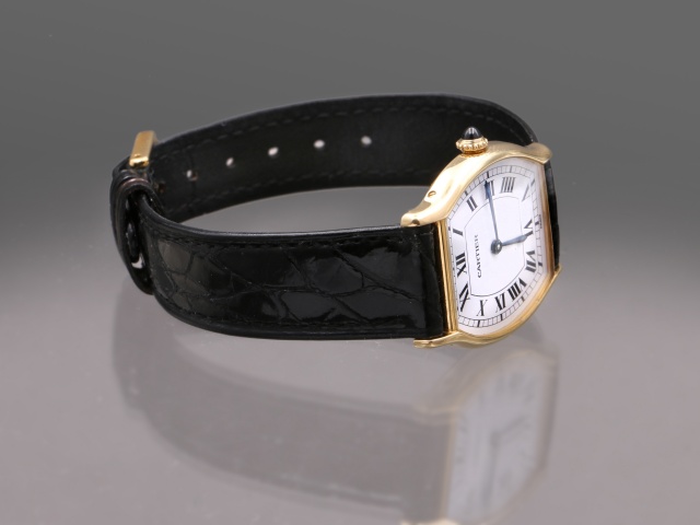 S LD Cartier Tortue Dauphine 18K gult guld 28mm