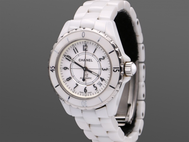 SÅLD - Chanel J12 Automatic 38mm White Ceramic, Full set
