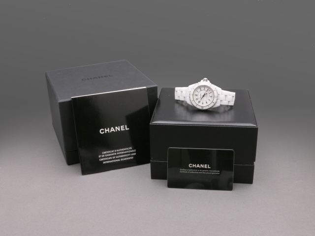 SÅLD - Chanel J12 Automatic 38mm White Ceramic, Full set