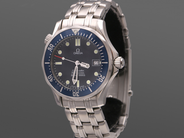 SÅLD - Omega Seamaster Diver 300M Mid Size Quartz