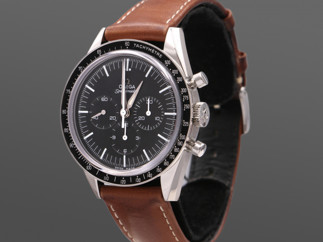 SÅLD - Omega Speedmaster Moonwatch FOIS, Mycket fint skick, Full set 2018