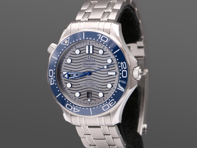 SÅLD - Omega Seamaster Diver 300 M 42mm Co-Axial Master, Grå, Svensksåld 2020