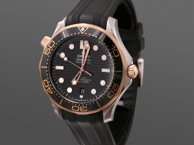 SÅLD - Omega Seamaster Diver 300M Guld/Stål Master 42mm, Nyskick, SE 2022